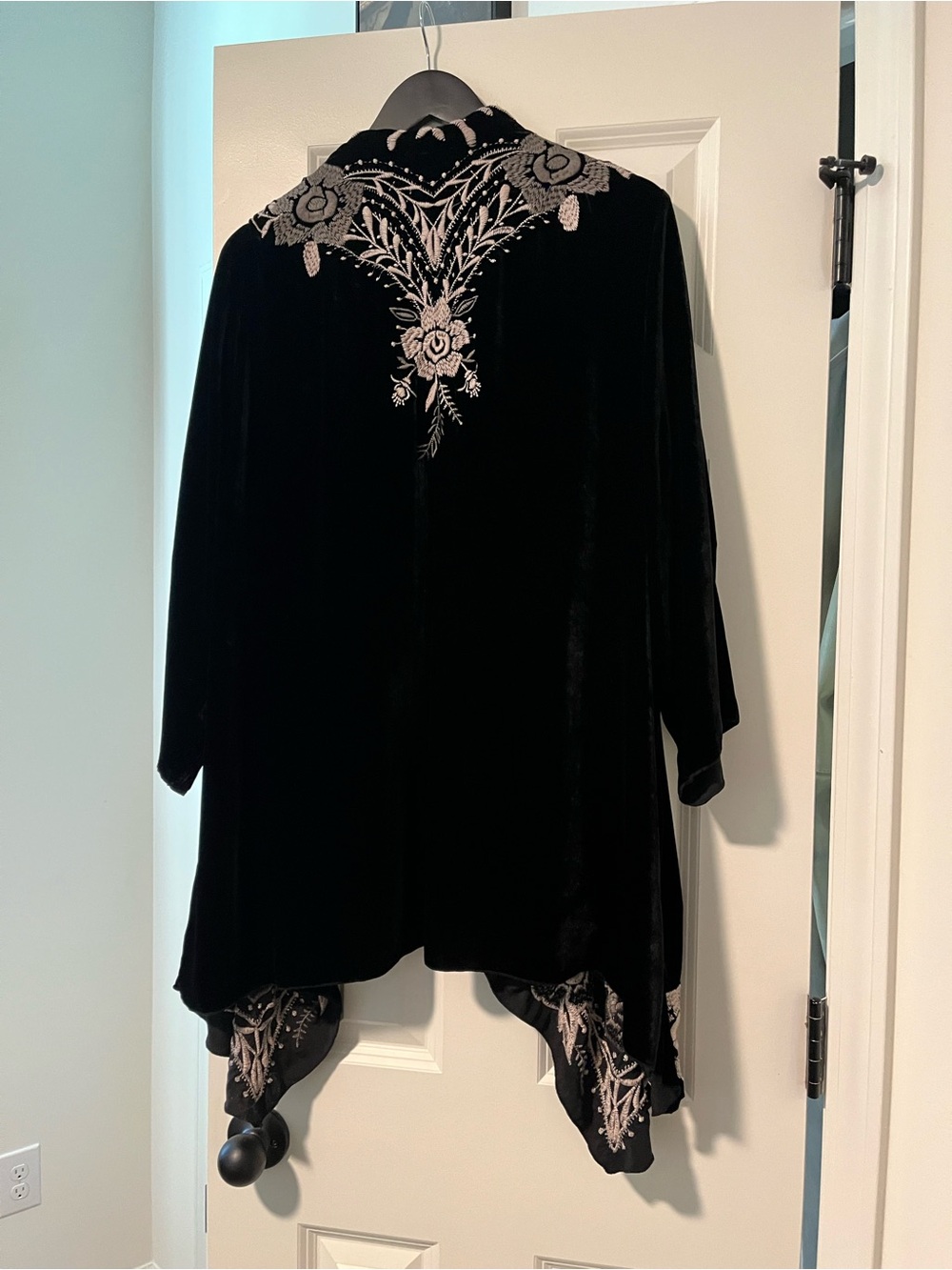 Johnny Was Black Velvet Open-Front Embroidered Kimono - Picture 4 of 4